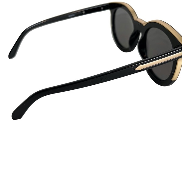 SUNGLASSES SUN GLASSES Shades Round Plastic Arrow Gold Toned Trim Vacation Beach - Picture 7 of 16